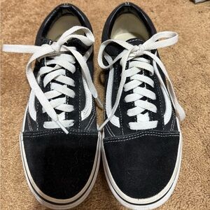 Vans old skool shoes size 7.5 women’s 6 men’s